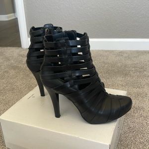 Nine & CO black heels, size 6
